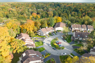 Knolls of Glen Head in Glen Head, NY - Building Photo - Building Photo