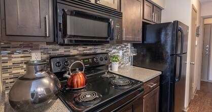 Ridgeview Place Apartments in Irving, TX - Foto de edificio - Building Photo