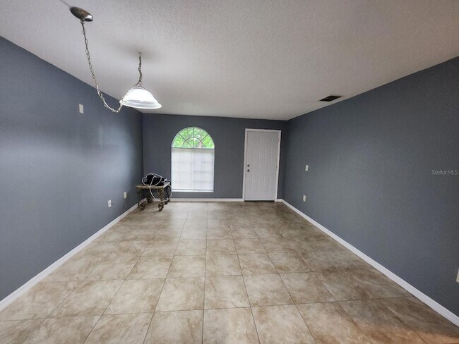 715 Lake Marion Golf Resort in Poinciana, FL - Foto de edificio - Building Photo