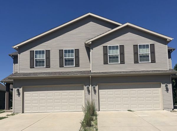 1653 Belclare Rd in Normal, IL - Building Photo