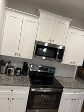 6043 Sullins Rd in Charlotte, NC - Foto de edificio - Building Photo