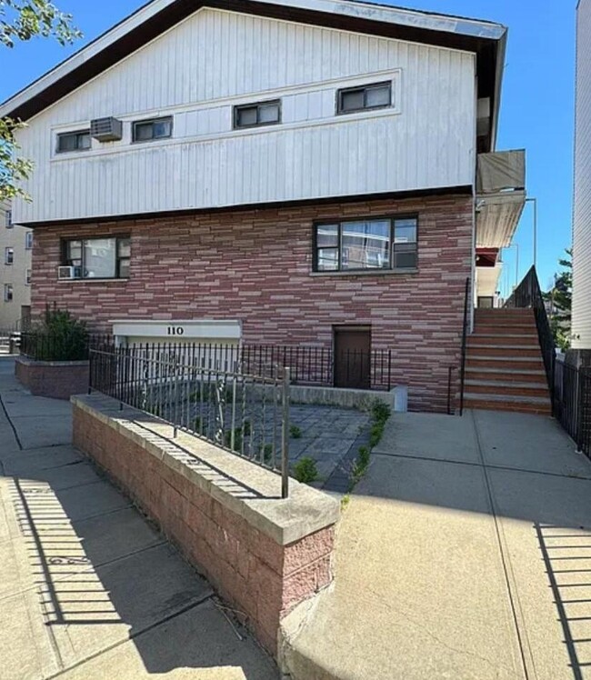 property at 110 33rd St
