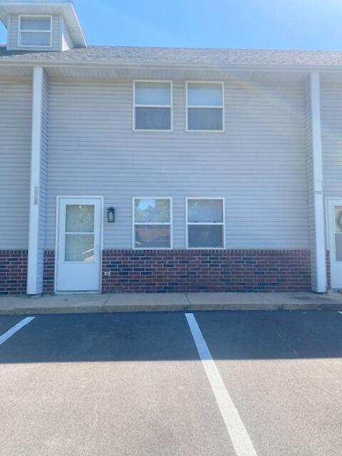 592 Knox Ave in Hollister, MO - Building Photo
