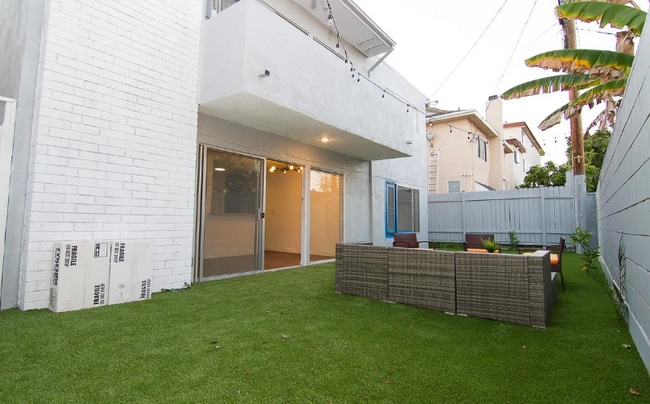 3666 Greenfield Ave, Unit #2 in Los Angeles, CA - Building Photo - Building Photo
