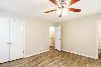1305 Yardley Terrace in Winston-Salem, NC - Building Photo - Building Photo