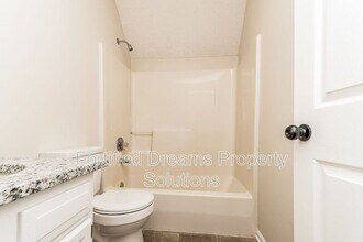 814 N Greenbriar St in Liberty, NC - Foto de edificio - Building Photo