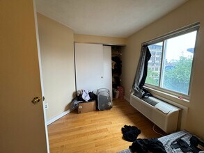 385 Dorchester St, Unit B2 in Boston, MA - Foto de edificio - Building Photo