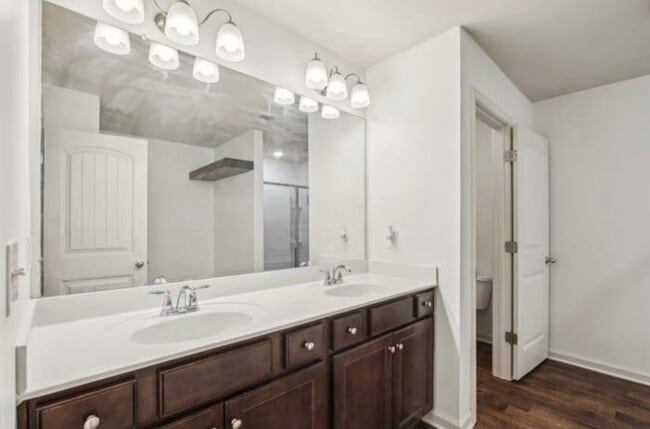 property at 3927 Cannonsgate Ln