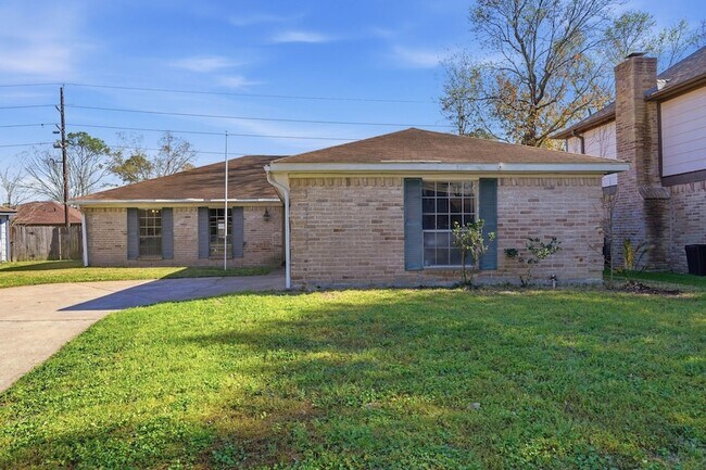 6807 Falling Waters Dr in Spring, TX - Building Photo - Building Photo