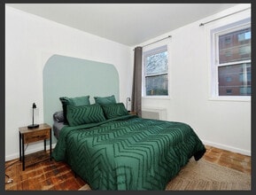 425 W 36th St. in New York, NY - Building Photo - Building Photo