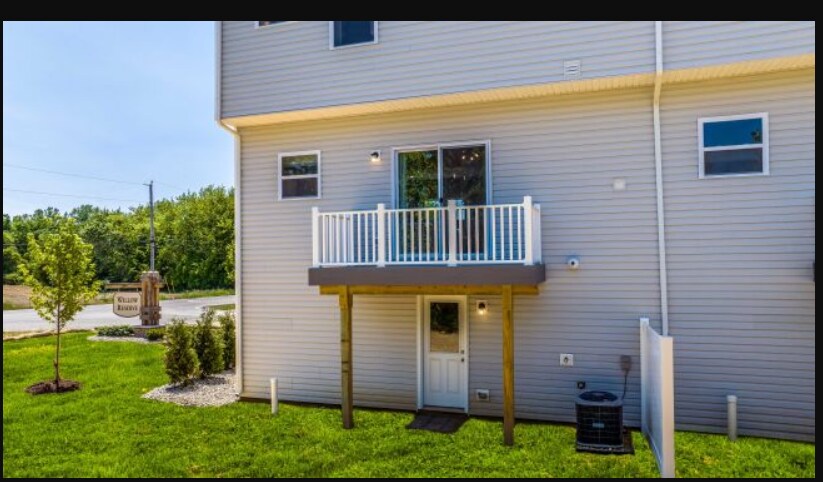 129 Coyote Willow Dr in Etna, OH - Building Photo