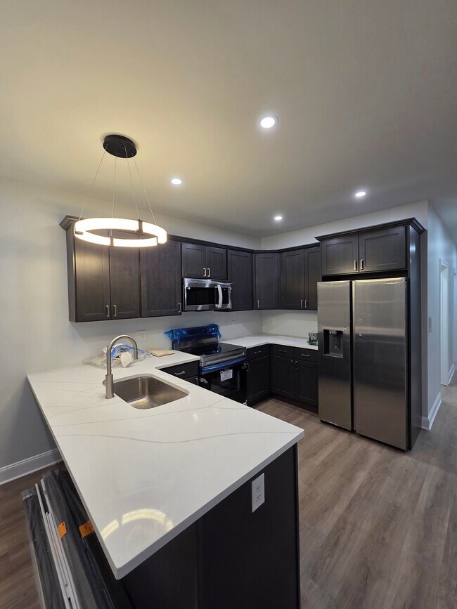 840 2nd St, Unit Floorb2 in Rensselaer, NY - Foto de edificio - Building Photo