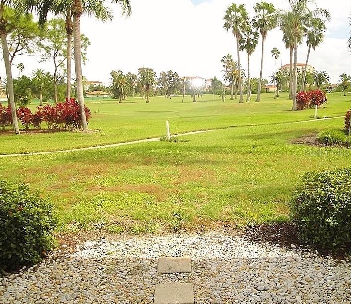 6073 Bahia Del Mar Blvd S in St. Petersburg, FL - Building Photo