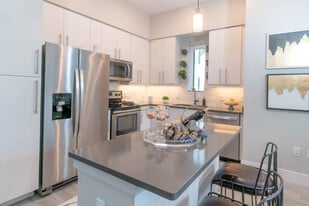 The Whitney in Fort Lauderdale, FL - Building Photo