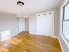 381 Communipaw Ave in Jersey City, NJ - Building Photo - Building Photo