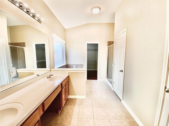 property at 2614 Orchard Creek Ln