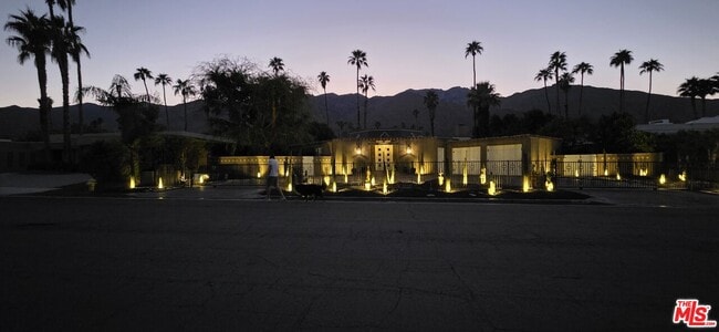 2231 S Caliente Dr in Palm Springs, CA - Building Photo - Building Photo
