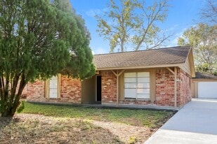 5139 Wickview Ln in Houston, TX - Building Photo