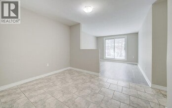 930 Eagle St N in Cambridge, ON - Building Photo - Building Photo