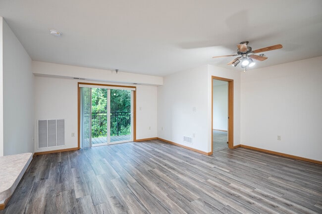 Palomino East in Apple Valley, MN - Foto de edificio - Interior Photo