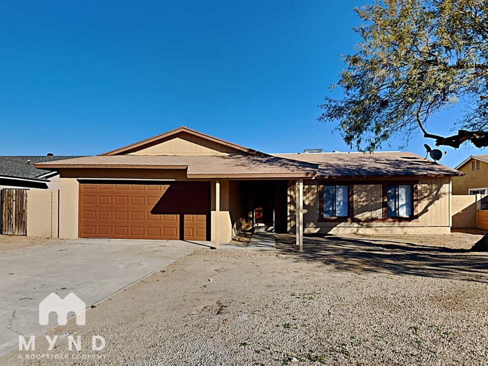 5029 N 71st Ave in Glendale, AZ - Foto de edificio