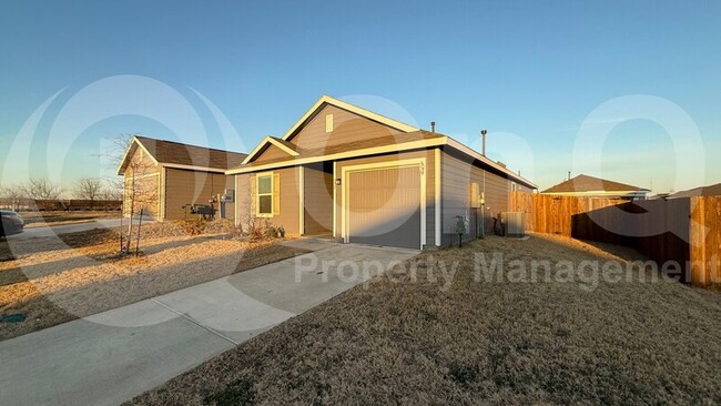 5924 Nyquist Wy in Heartland, TX - Building Photo - Building Photo