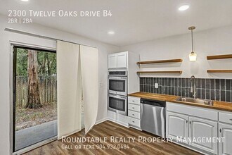 2300 Twelve Oaks Dr in Orange Park, FL - Building Photo - Building Photo