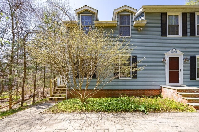 property at 10 Vanessa Ln