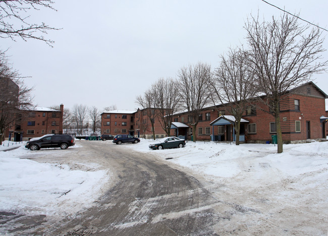 Pioneer Homes in Syracuse, NY - Foto de edificio - Building Photo