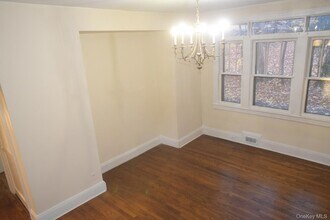 201 Old Mountain Rd N in Nyack, NY - Building Photo - Building Photo