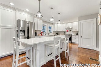 8 Vernon St in Newton, MA - Building Photo - Building Photo