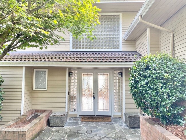 9055 SE 79th St in Mercer Island, WA - Building Photo - Building Photo