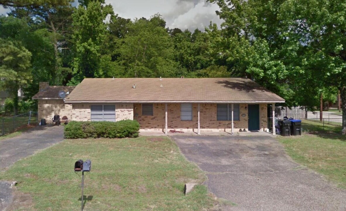 1502 Arland Dr in Longview, TX - Building Photo