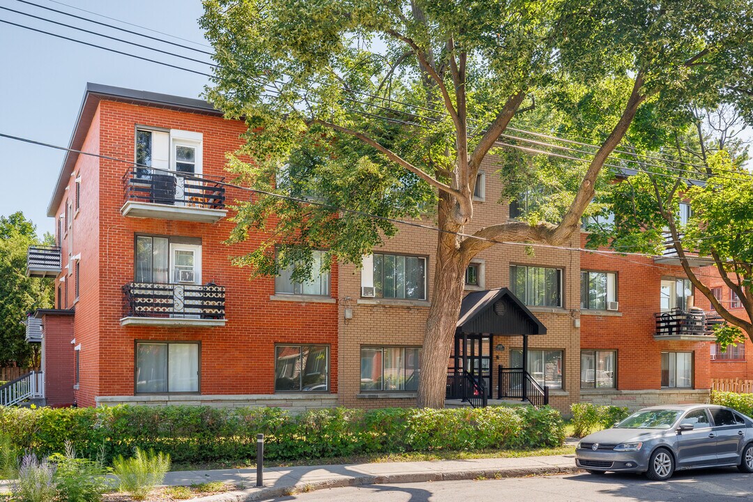 11837 Michel-Sarrazin Rue in Montréal, QC - Building Photo
