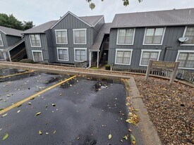 12828 W 110th Terrace in Overland Park, KS - Building Photo