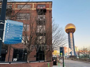 1060 Worlds Fair Park Dr in Knoxville, TN - Building Photo - Building Photo