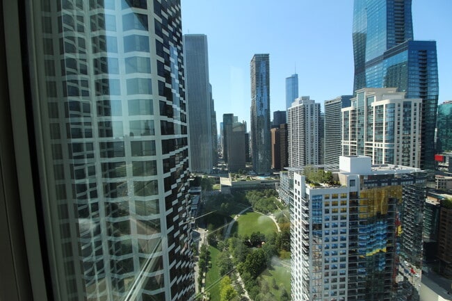 195 N Harbor Dr in Chicago, IL - Building Photo - Building Photo