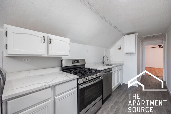 2140 N Karlov Ave in Chicago, IL - Building Photo - Building Photo