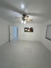 5545 E 6th Ave in Hialeah, FL - Building Photo - Building Photo