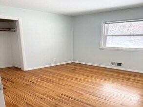 7313 65th Ave N in Minneapolis, MN - Building Photo - Building Photo