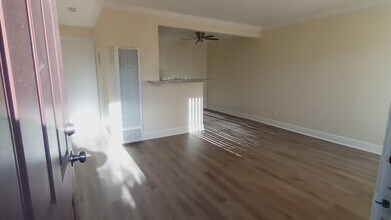 2501 Edison Ave in Sacramento, CA - Building Photo - Building Photo