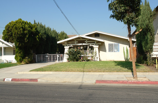 501 E Windsor Rd in Glendale, CA - Building Photo - Building Photo