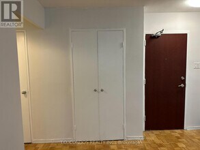 360-360 Ridelle Ave in Toronto, ON - Building Photo - Building Photo