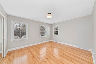 1560 Warbler Dr in Naperville, IL - Building Photo - Building Photo