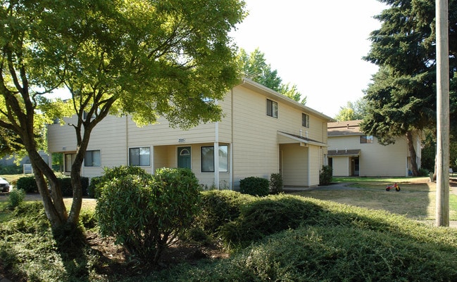 Livingston Village in Salem, OR - Foto de edificio - Building Photo