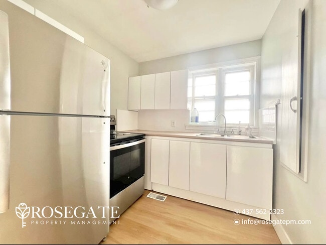 25 Wauchope Ave in Cambridge, ON - Building Photo - Building Photo