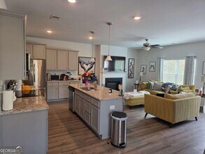 7539 Knoll Hollow Rd in Lithonia, GA - Building Photo - Building Photo