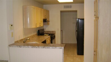 8027 Teresita Ave in Las Vegas, NV - Building Photo - Building Photo