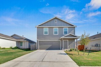 2324 Willkomen Wy in Pflugerville, TX - Foto de edificio - Building Photo