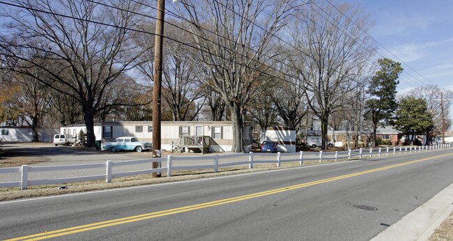 Colonial Run in Virginia Beach, VA - Building Photo - Building Photo